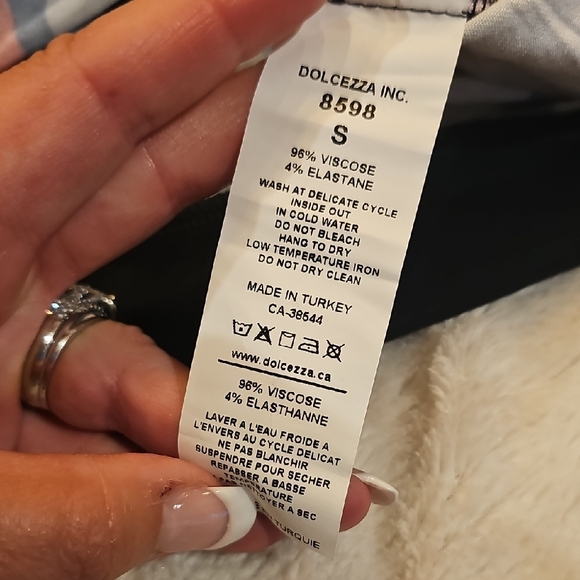 Colorful Geometric Long Sleeve Top - Picture 8 of 8